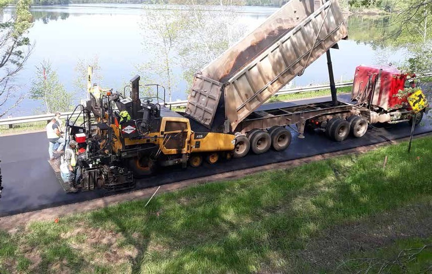 Roadway improved by Dry Process ECR rubberized asphalt